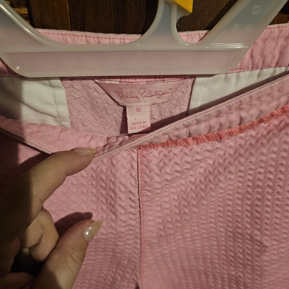 Lilly Pulitzer EUC Womens Size 16 Pink Shorts - Picture 2 of 3